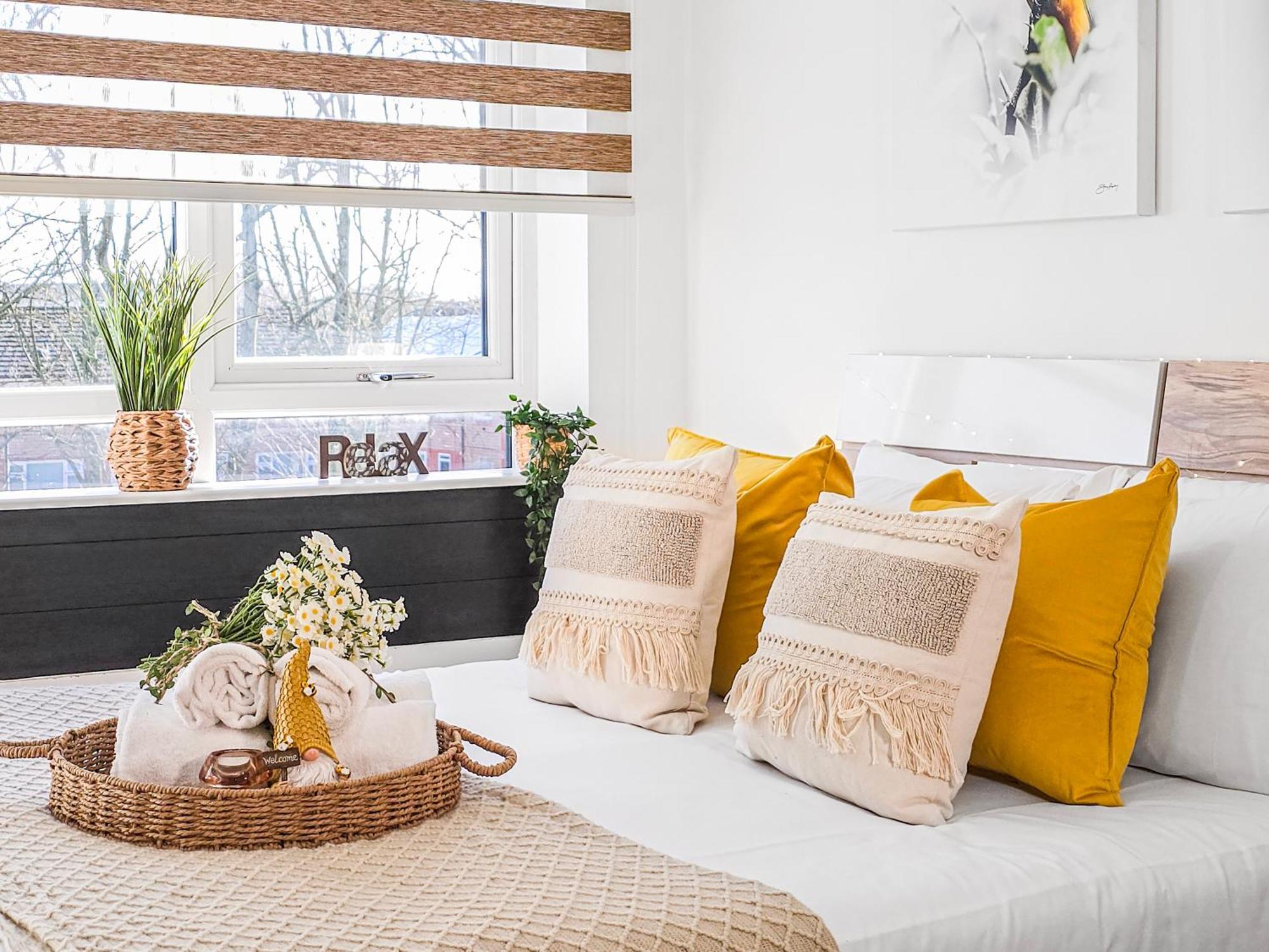 The Cozy Chapter - Spacious Apartments Near Manchester City Centre & Old Trafford — Photos 1